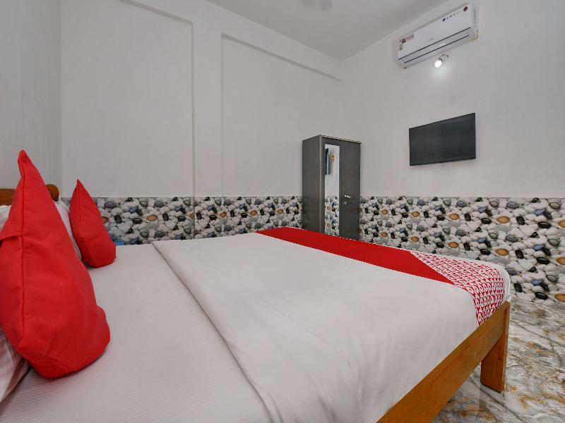Oyo 10809 Hotel Tushar Inn Baga Extérieur photo